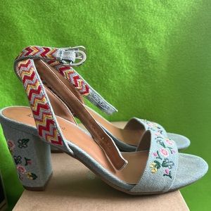 Denim heel, size 6